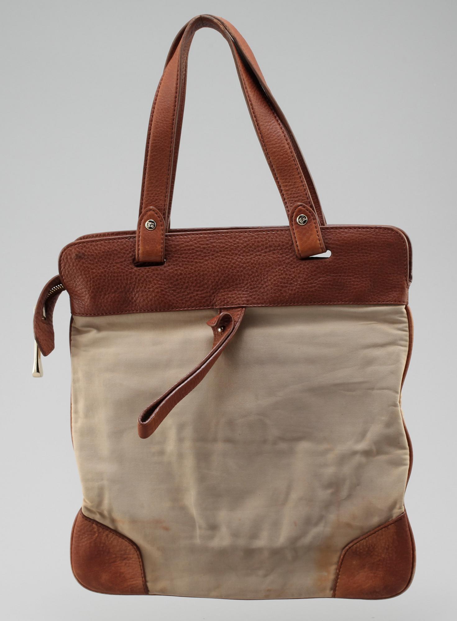 VÄSKA, Burberry, London, 2000-tal.
