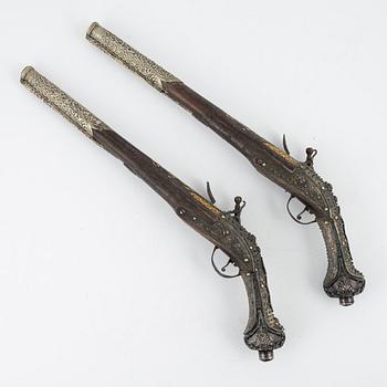Flintlåspistoler, ett par, turkiska, 1700-talets slut.