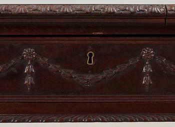 BIBLIOTEKSBORD. England, 1700-talets andra hälft, i Thomas Chippendales art.