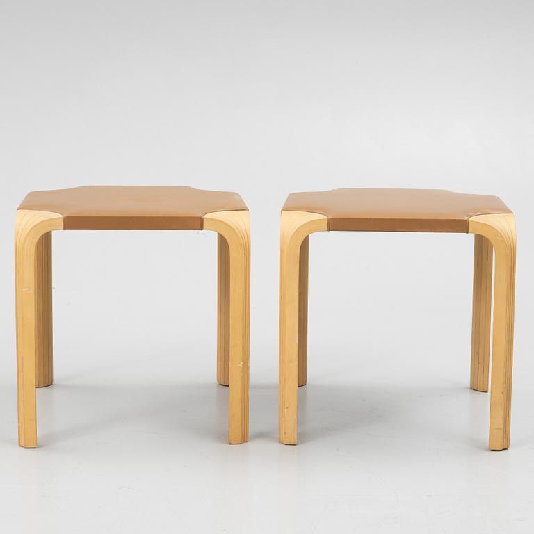 Alvar Aalto, pallar, ett par, modell X601, Artek.