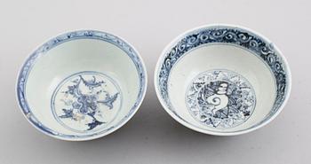 SKÅLAR, 2 st, porslin, Kina, Ming 1400-tal.