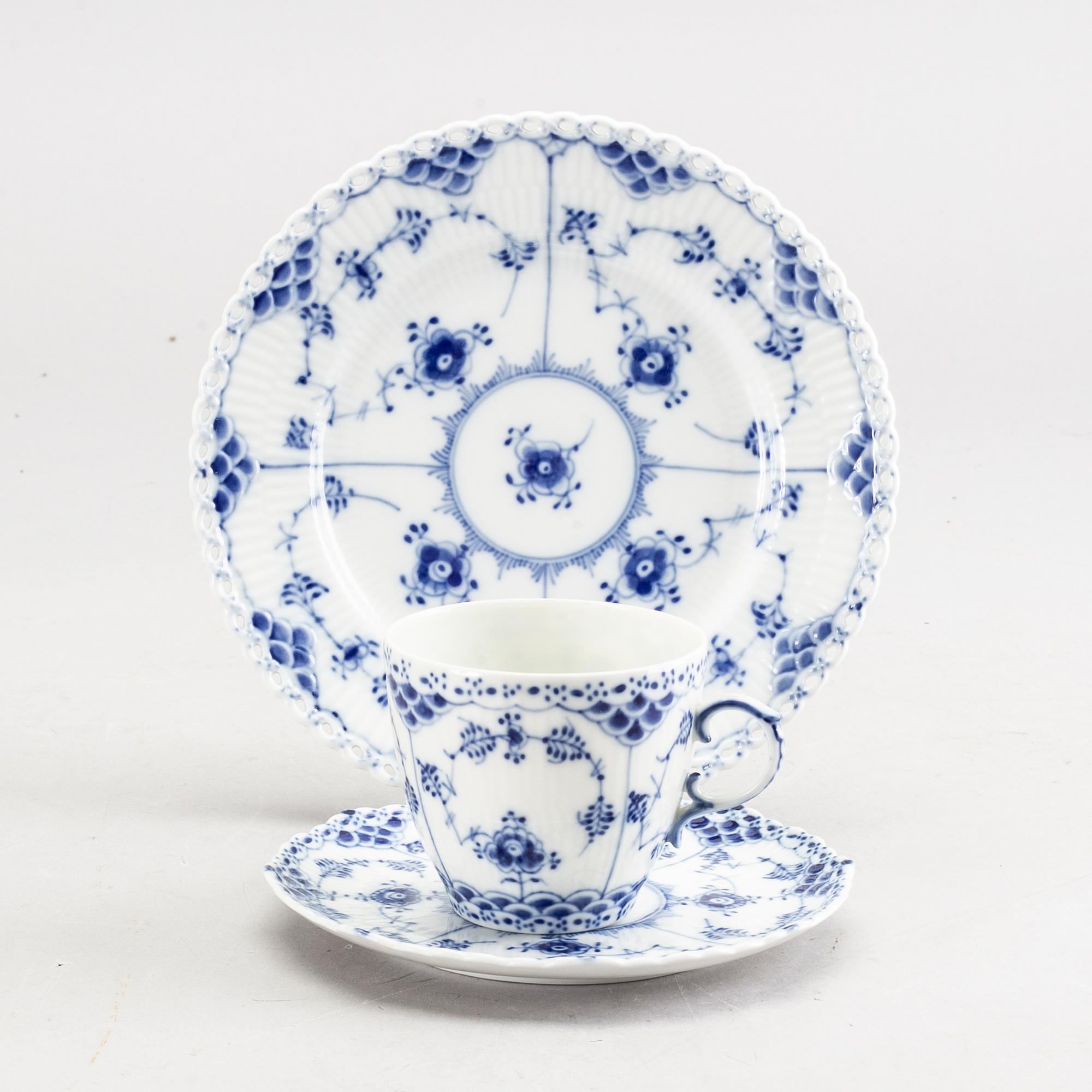 ROYAL COPENHAGEN, kaffeservis, 60 delar, "Musselmalet, helblond".