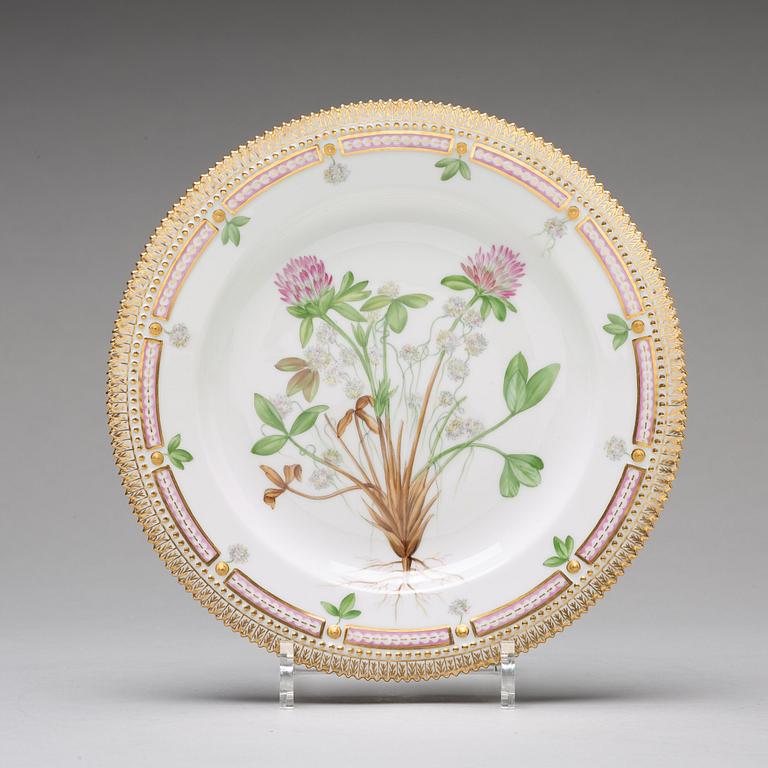 A set of 12 Royal Copenhagen "Flora Danica" dinner dishes, Denmark, 20th Century.