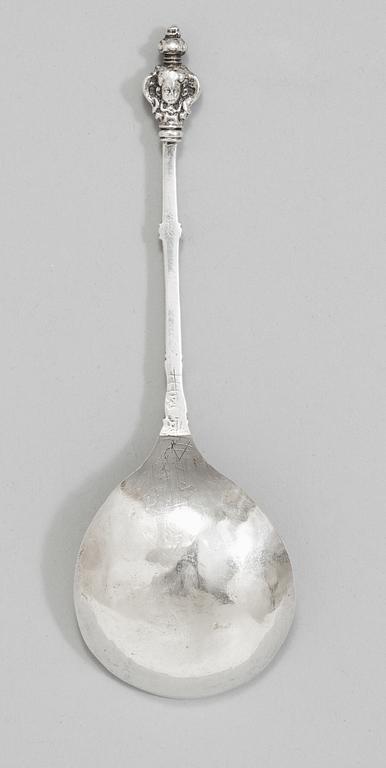 A Swedish 17th century silver spoon, makers mark of Henrik Möller d.ä., Stockholm (1645-1690).