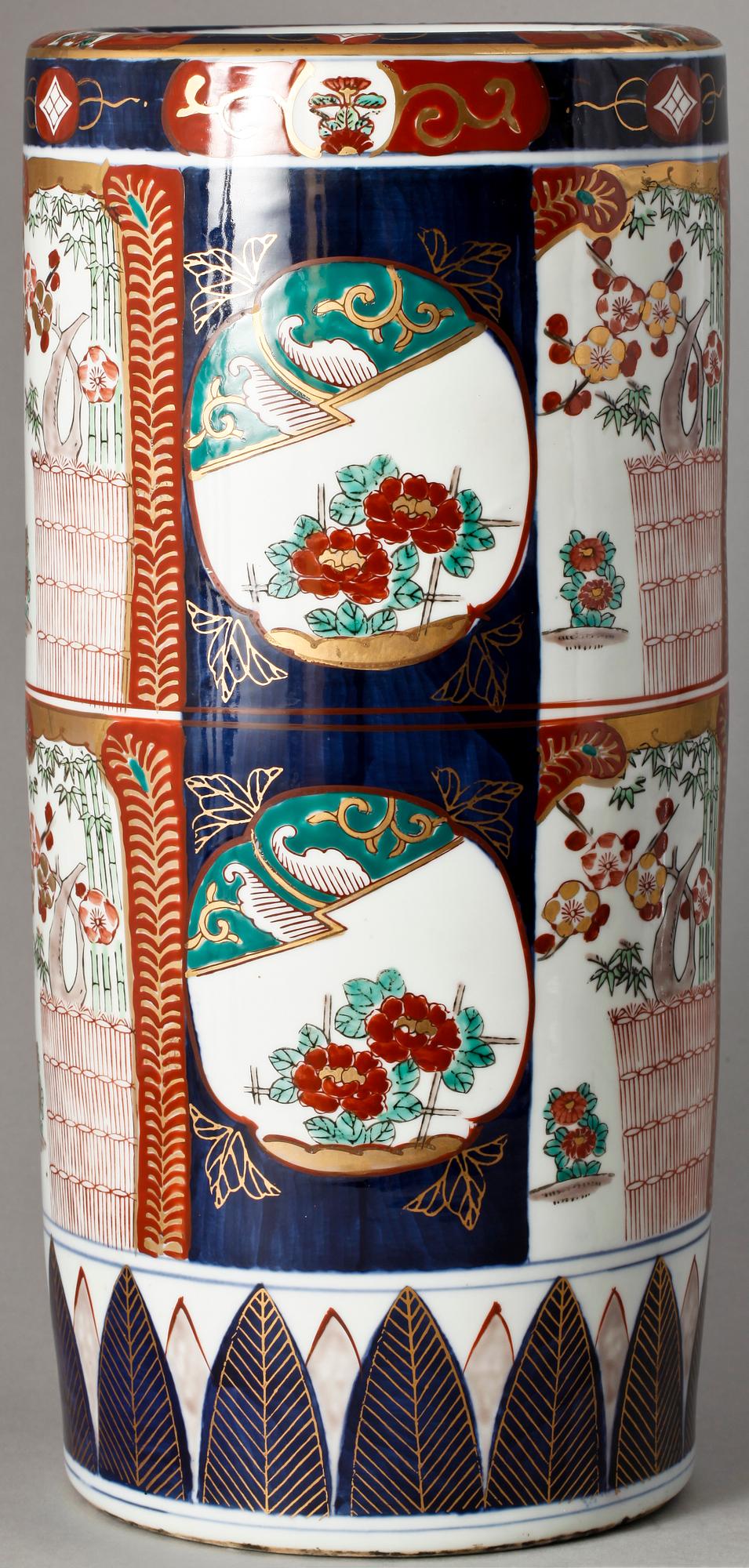 PARAPLYSTÄLL, porslin, Japan 1900-talets slut.