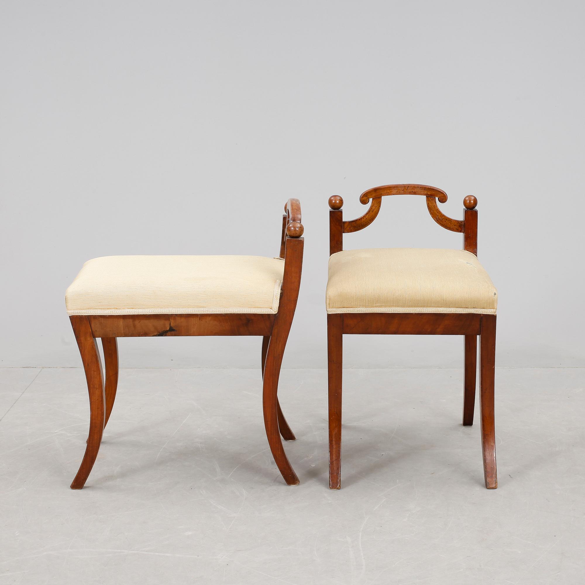 TABURETTER, ett par, Karl Johan, 1800-tal.