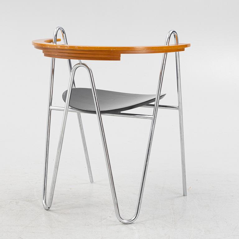 Pentti Hakala, karmstol, "W-chair", Korhonen, formgiven 1985.