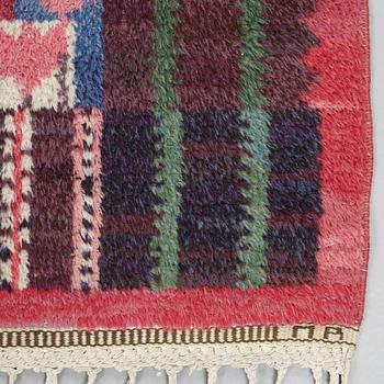 Marianne Richter, MATTA, "Blommig rya", rya, ca 173 x 136,5 cm, signerad AB MMF MR.