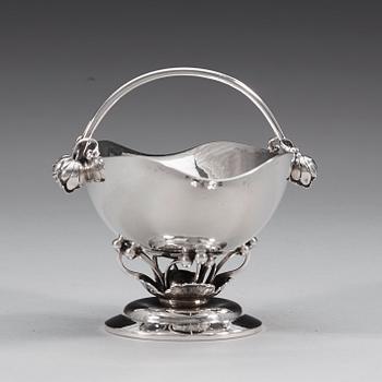 GEORG JENSEN, skål, Köpenhamn 1933-44, sterling. Design nr 235 B,