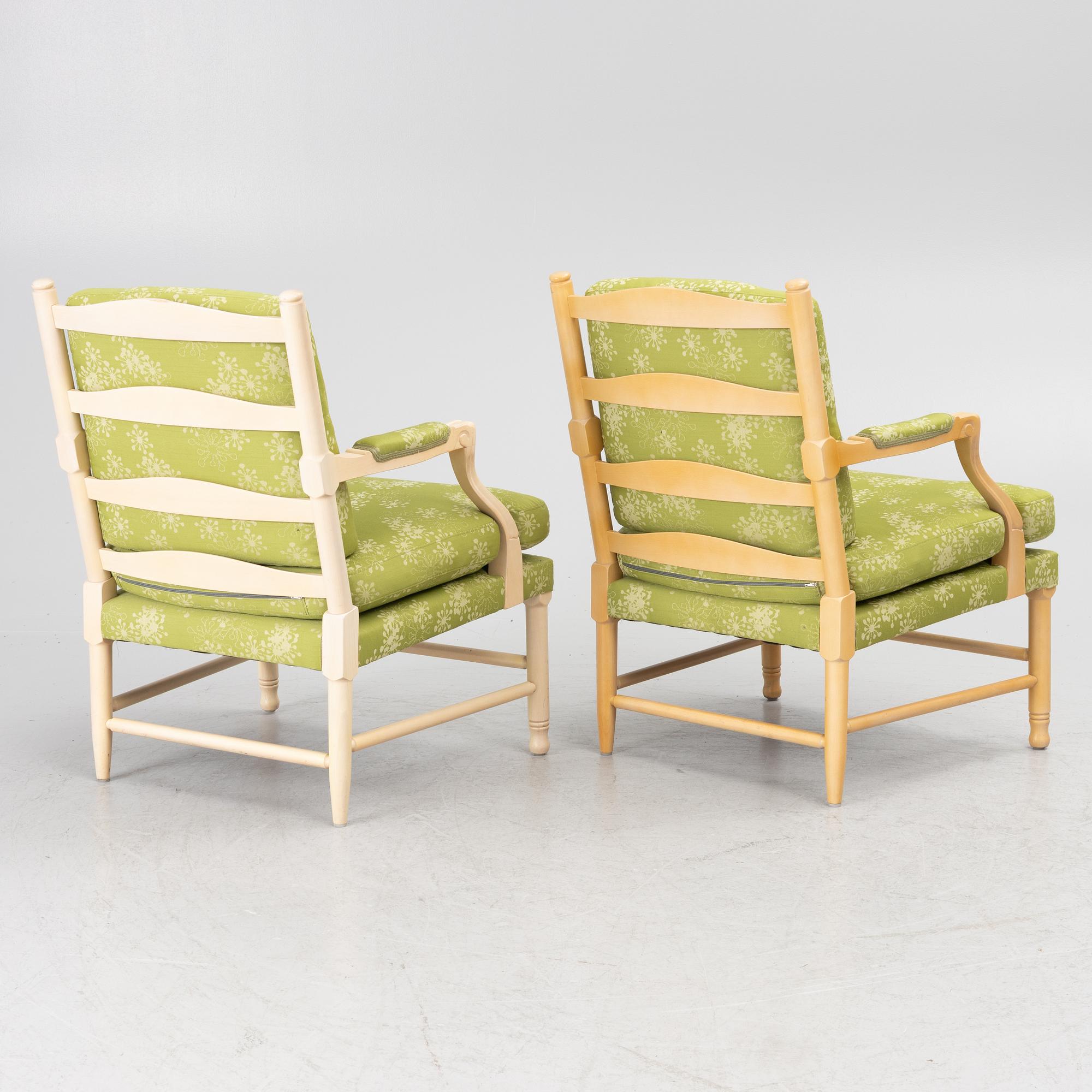 A pair of Gustavian style armchairs, tidigt 2000-tal.