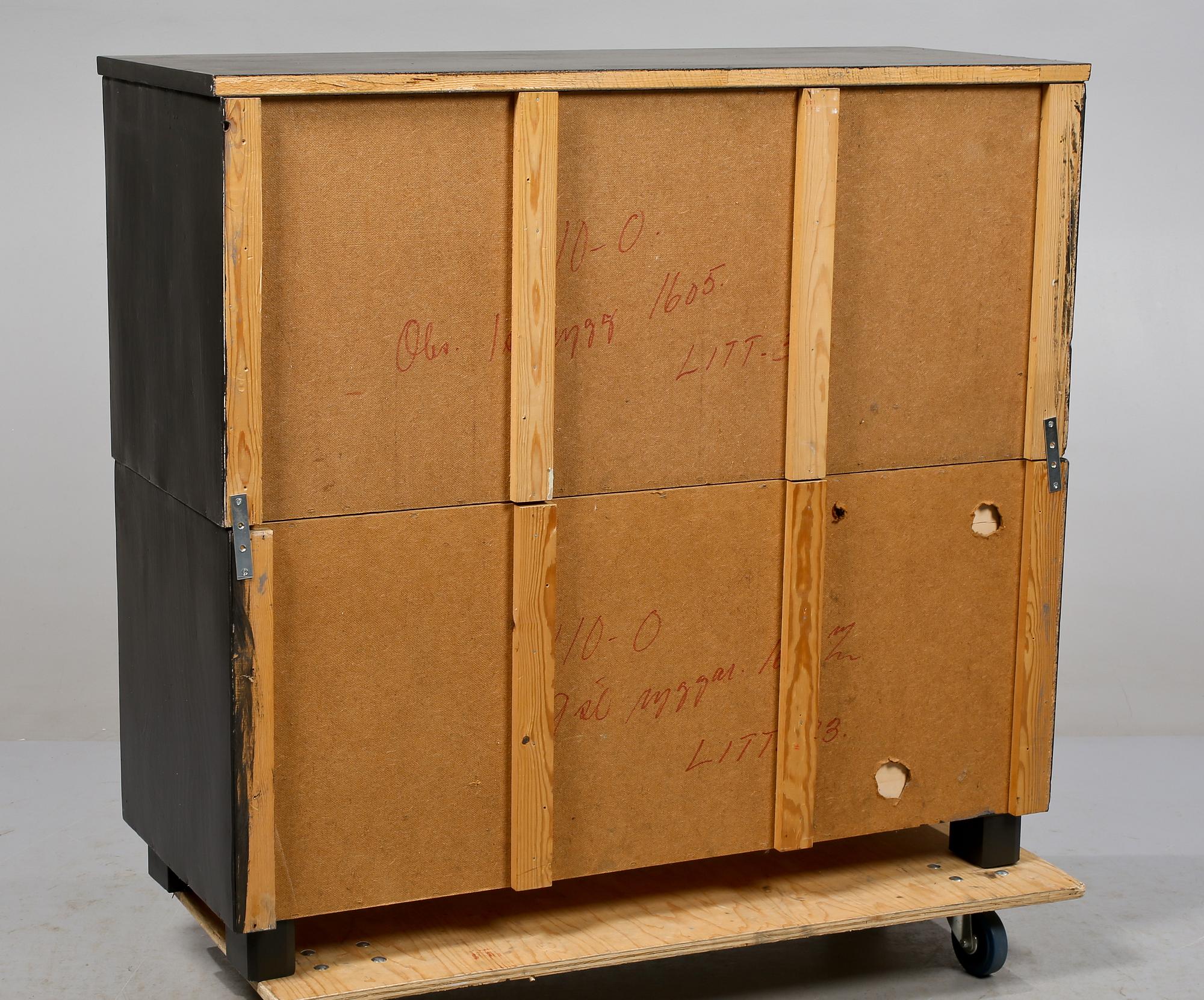 APOTEKSSKÅP, 1900-talets andra hälft.