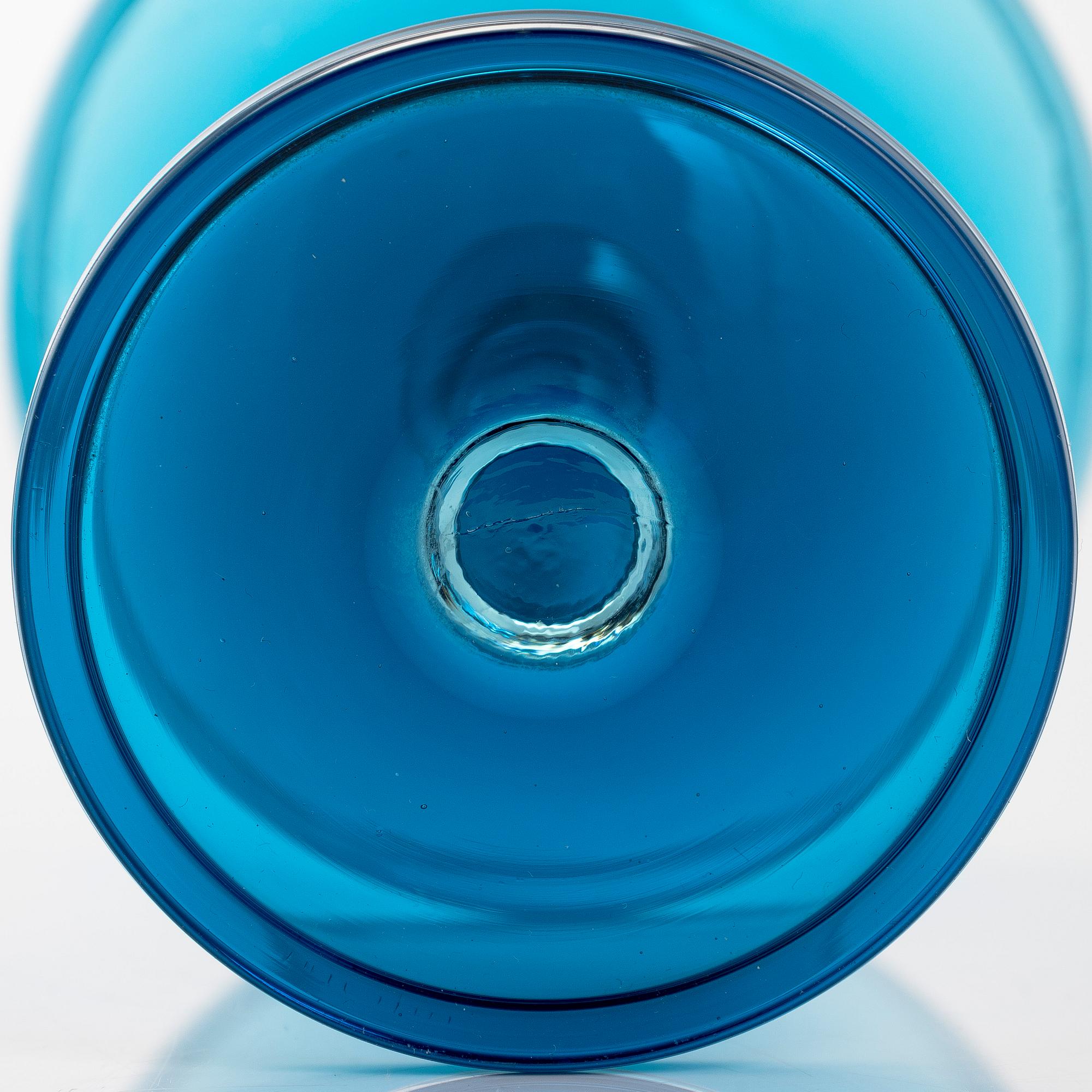 Nanny Still, A mid 20th century "Harlequin" sugar bowl and cream jug for Riihimäki Glassworks, Finland.