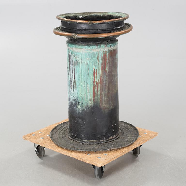 LARS STOCKS, birdbatch /sculpture, not siggned.