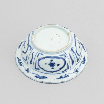 A Chinese blue and white "Kraak" bowl, Ming dynasty (1368-1644).