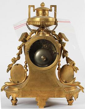 BORDSPENDYL, Louis XVI-stil, 1800-talets andra hälft.
