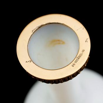 VAS, opalinglas, Sèvres, France, förgyllt silverbeslag, 1900-talets andra hälft.