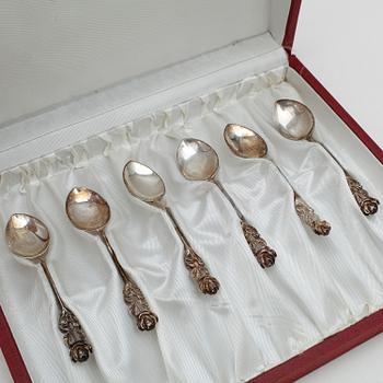 PARTI SILVER, 14 delar, bland annat ett dubbelsaltkar, Berlin 1800-tal. Totalvikt ca 475 gram.