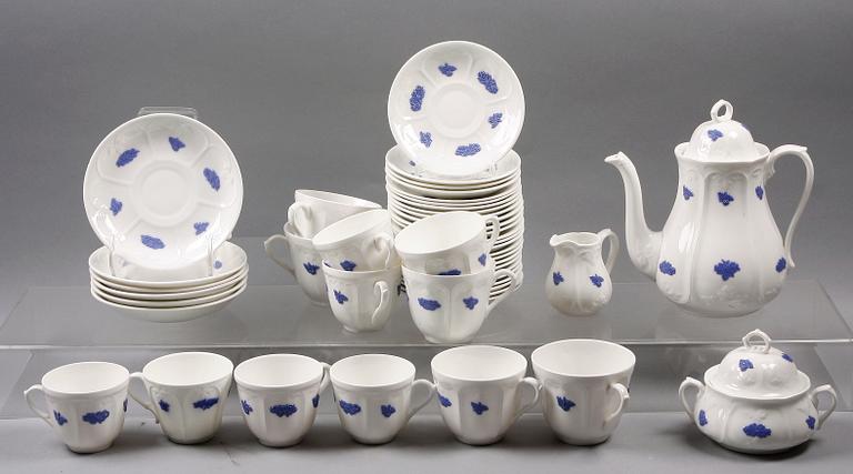 SERVISDELAR, 63 delar, porslin. "Blå Blom", Gustavsberg.
