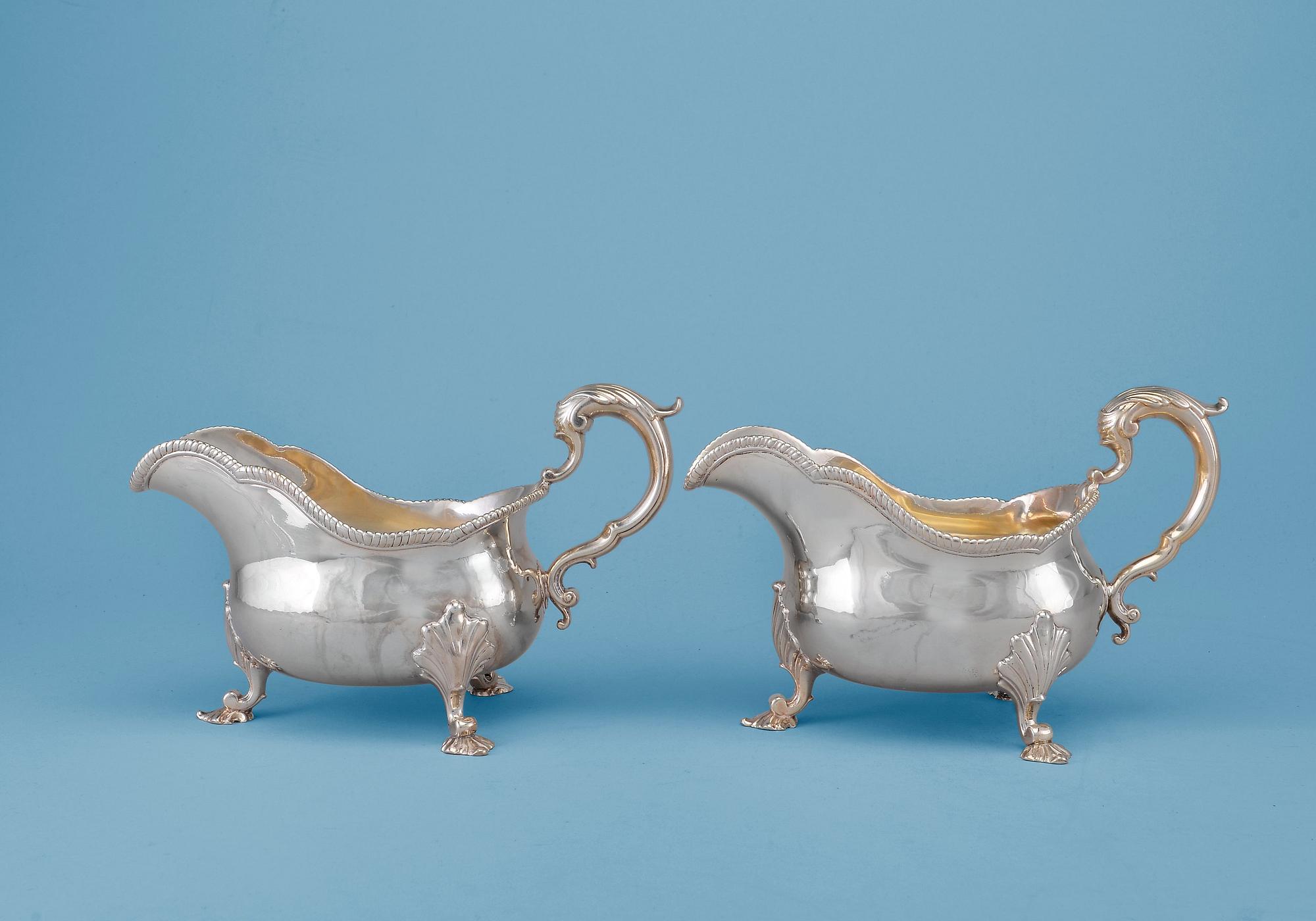 KASTIKEKANNUPARI, sterling silver London 1756. Paino 750 g.
