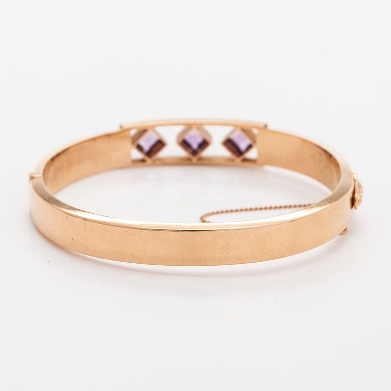 Bracelet, faceted amethysts, 14K gold. Westerback 1965.