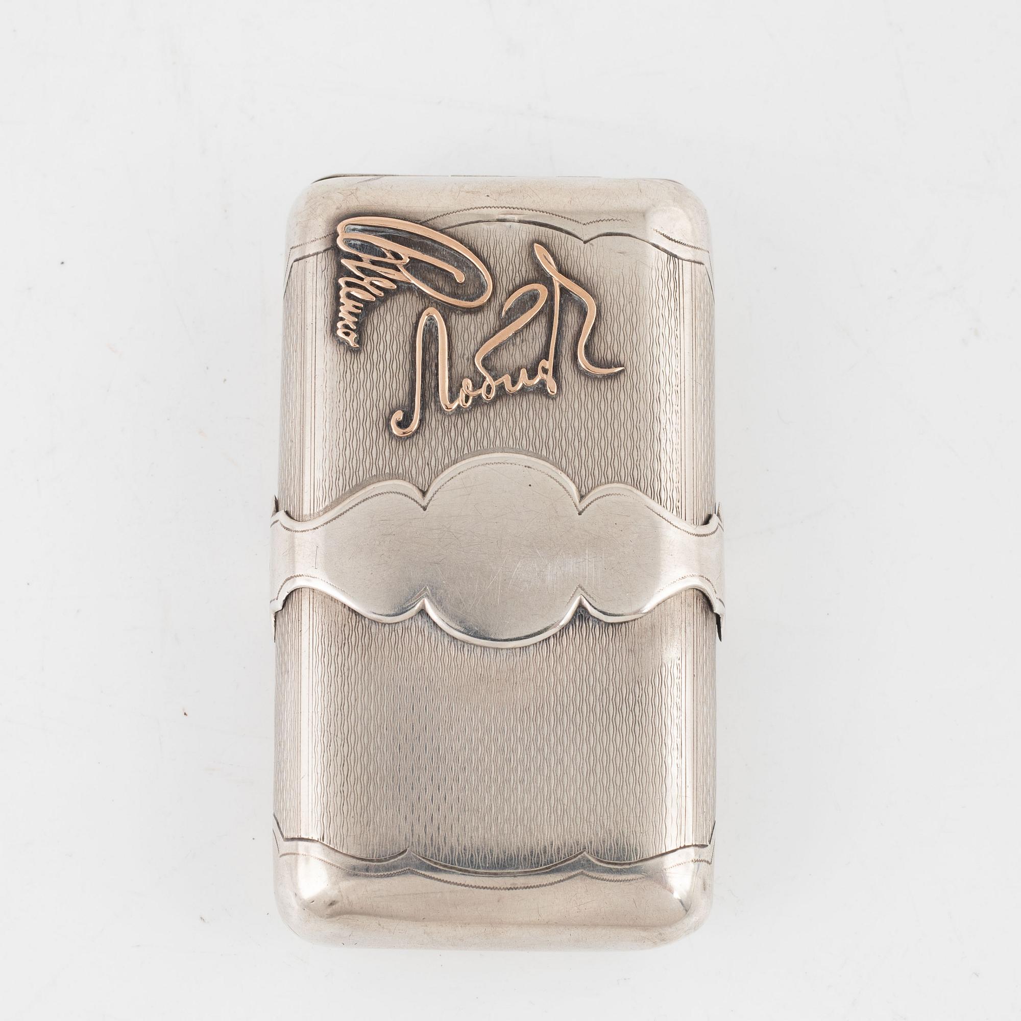 Cigarettetui, silver, St Petersburg, Ryssland, efter 1882.