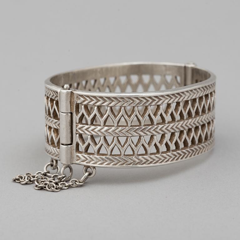 ARMBAND, silver, Kalevala Koru, Finland, 1993.