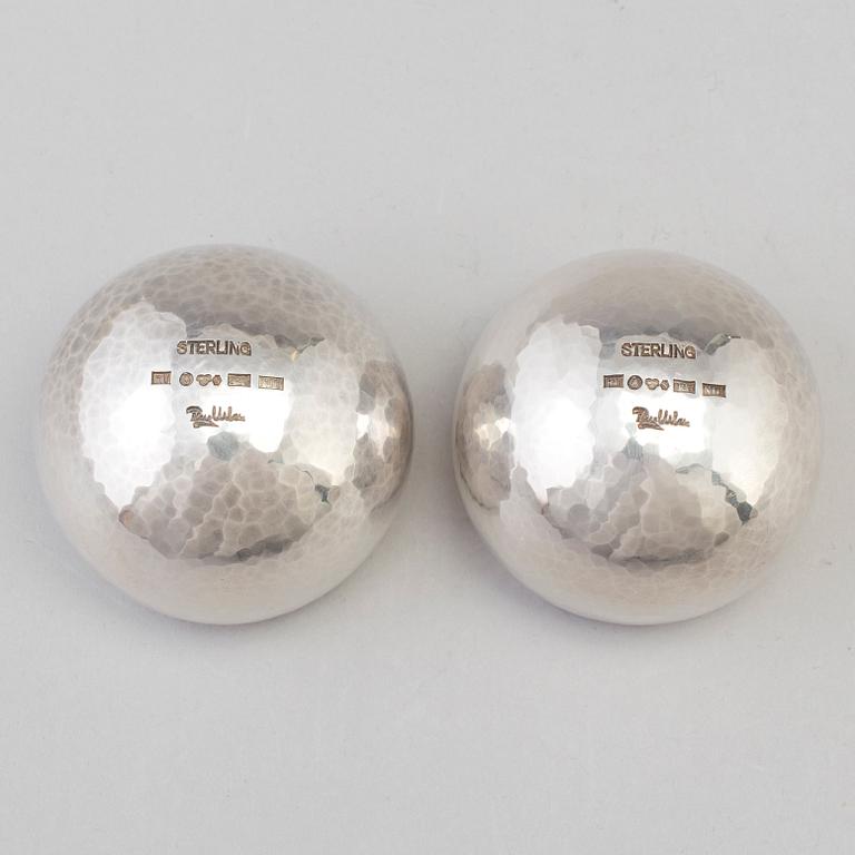 REY URBAN, a pair of sterling silver tumblers, Stockholm, 1987.