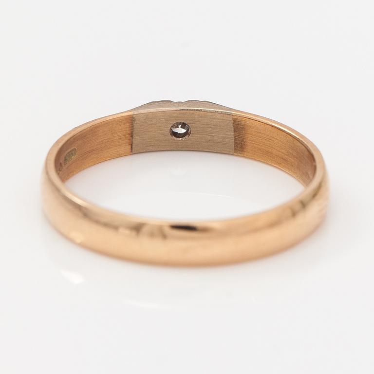 A 14K gold ring with a ca. 0.10 ct diamond. Finland 1993.