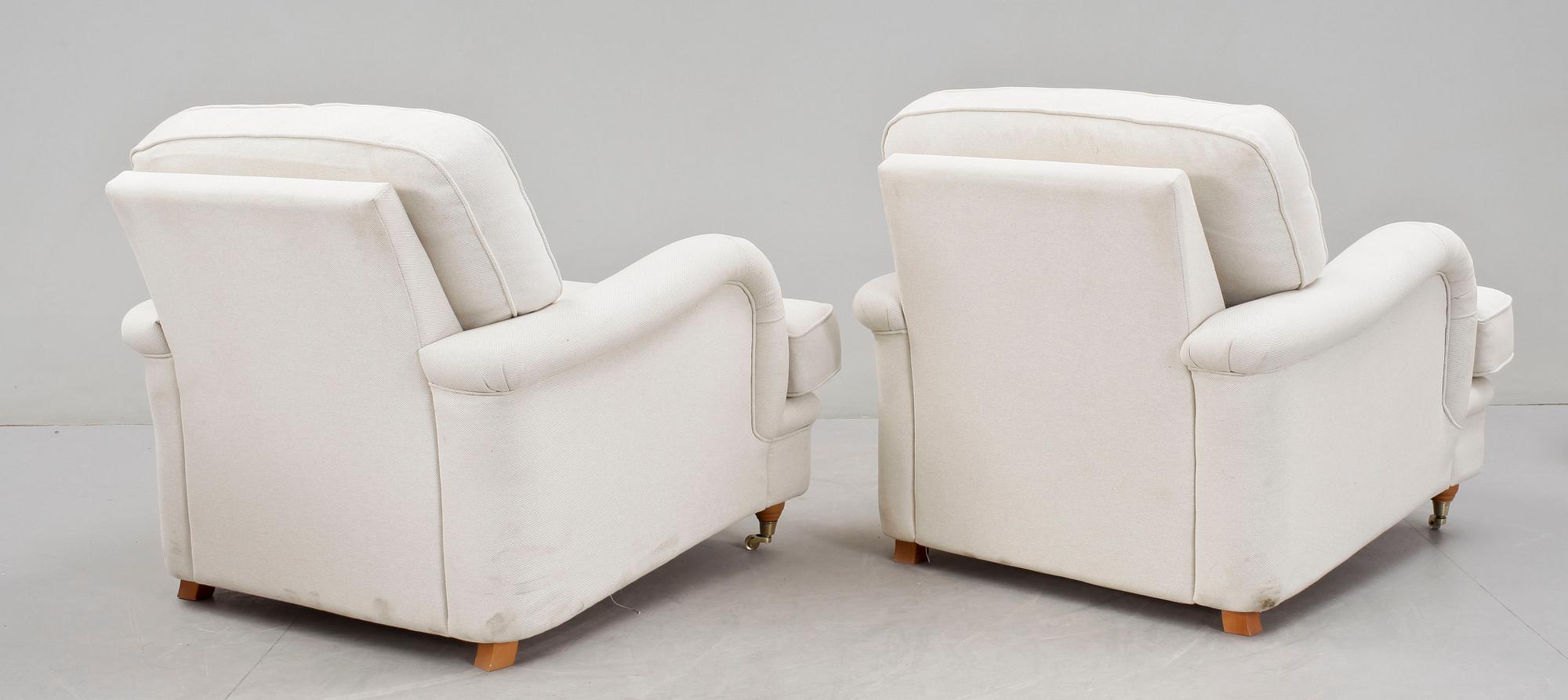 FÅTÖLJER, ett par, Howardmodell, 2000-tal.