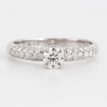 Brilliant-cut diamond ring.