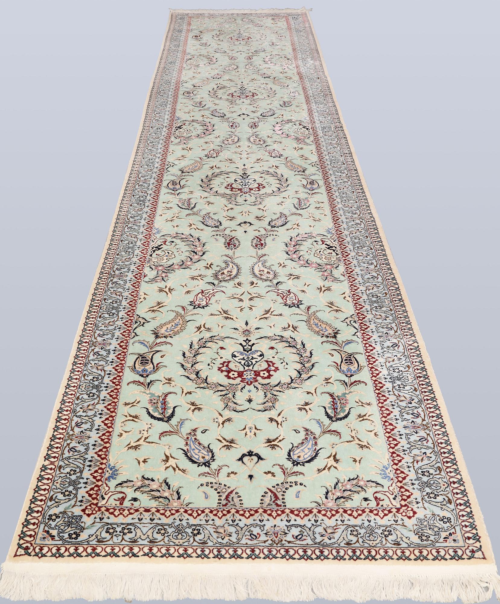 A Nain runner, part silk, so-called 6LAA, approx. 495 x 91 cm.