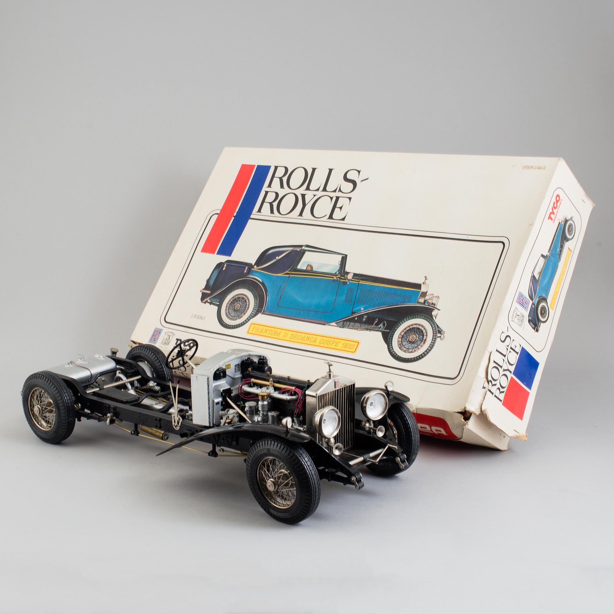 A scale model of a 1932 Rolls Royce Phantom IIBy Pocher.