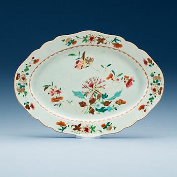 A famille rose serving dish, Qing dynasty, Qianlong (1736-95).