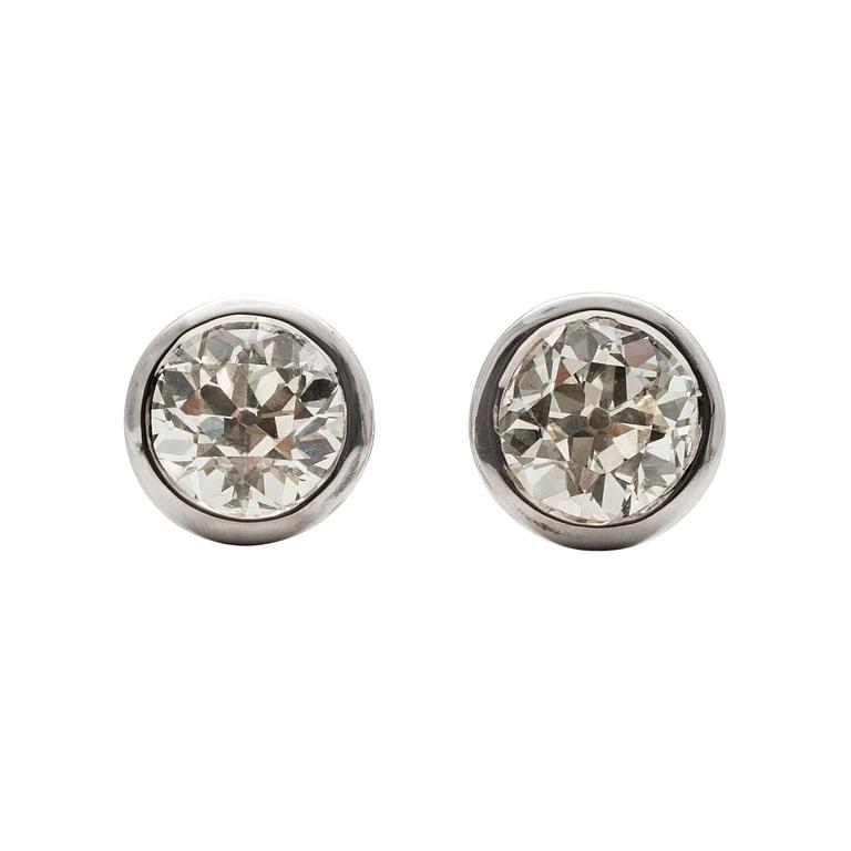 ÖRHÄNGEN, 18K vitguld. Antikslipade diamanter ca 3.97 ct. skiftande/vs.