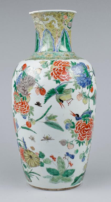 VAS, porslin, Kangxistil, Kina 1800-tal.