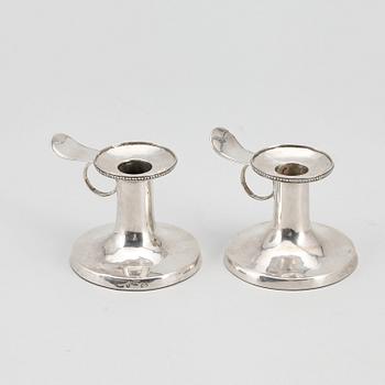NATTLJUSSTAKAR, ett par, silver, otydlig mästarstämpel, Stockholm 1796.