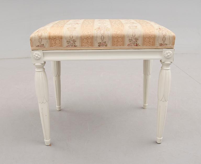 TABURETT, gustaviansk stil, 1900-tal.