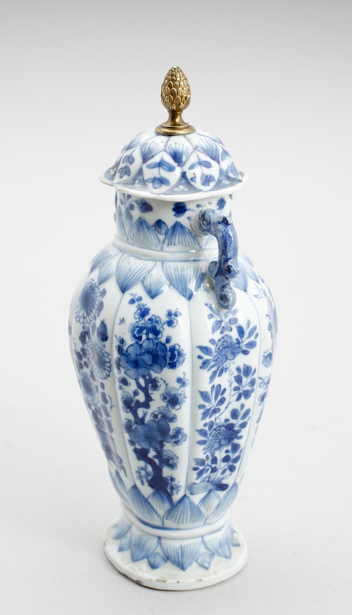 LOCKURNA, porslin, Kina, sannolikt 1800-tal.