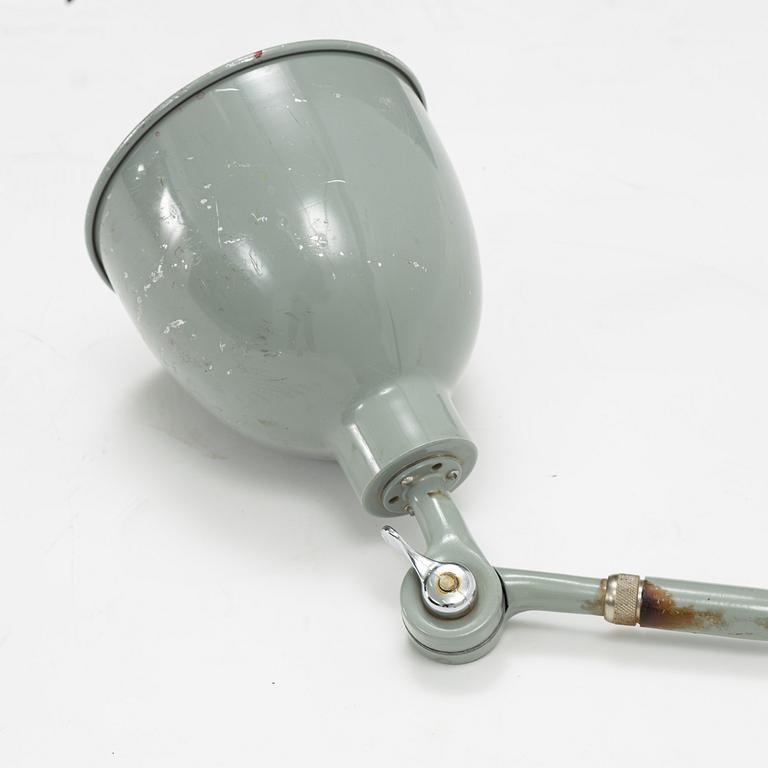 Vägglampa, industrimodell, 1900-talets mitt.