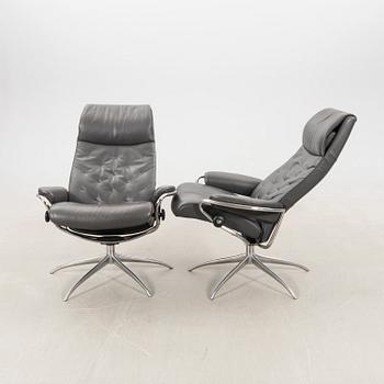 Armchairs a pair of Stressless Ekornes furniture, Norway.