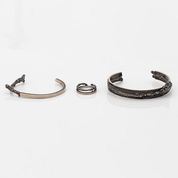 Copula, silver, två armband och en ring.