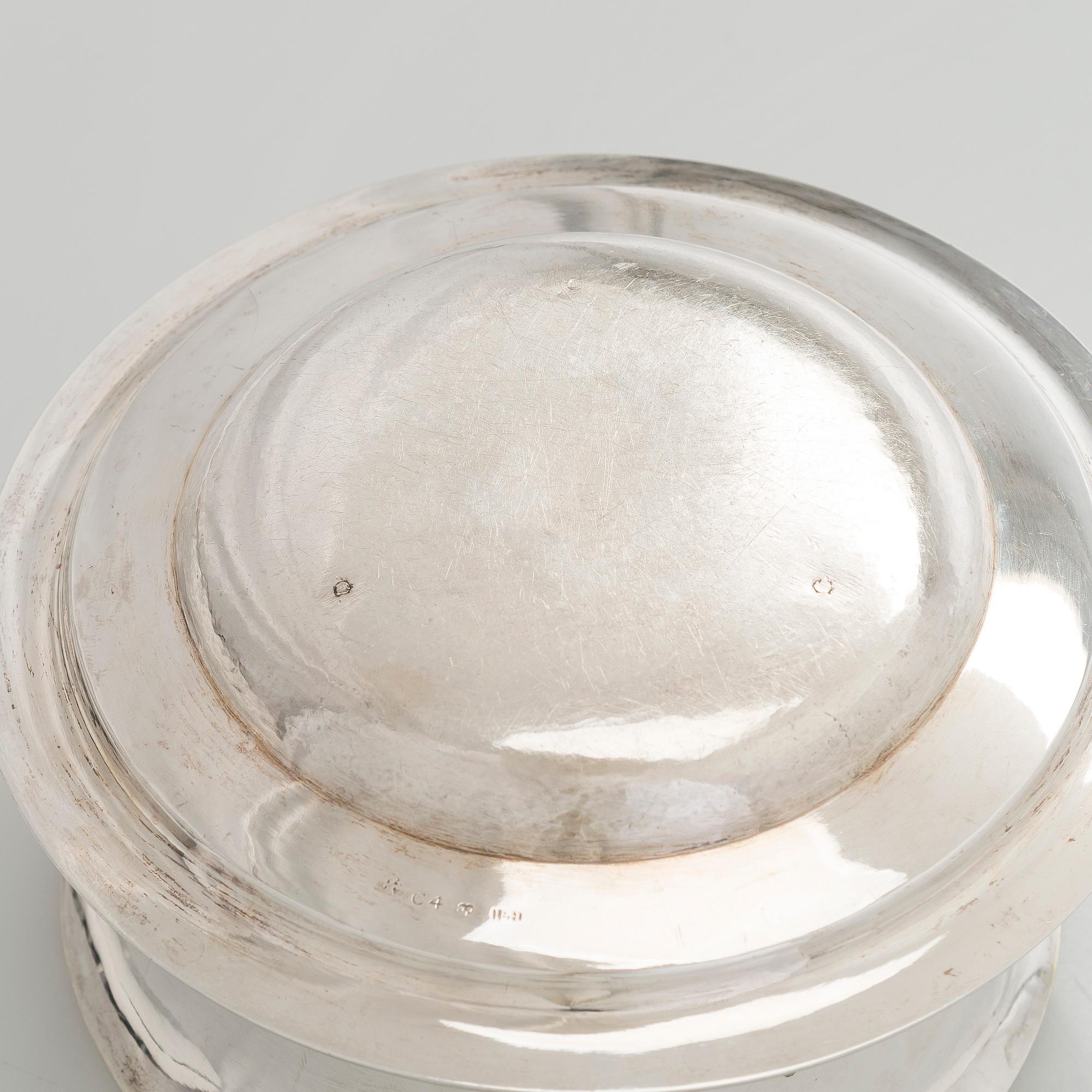 A Swedish parcel-gilt sauceboat, Johan Petter Hedman, Norrköping 1833.