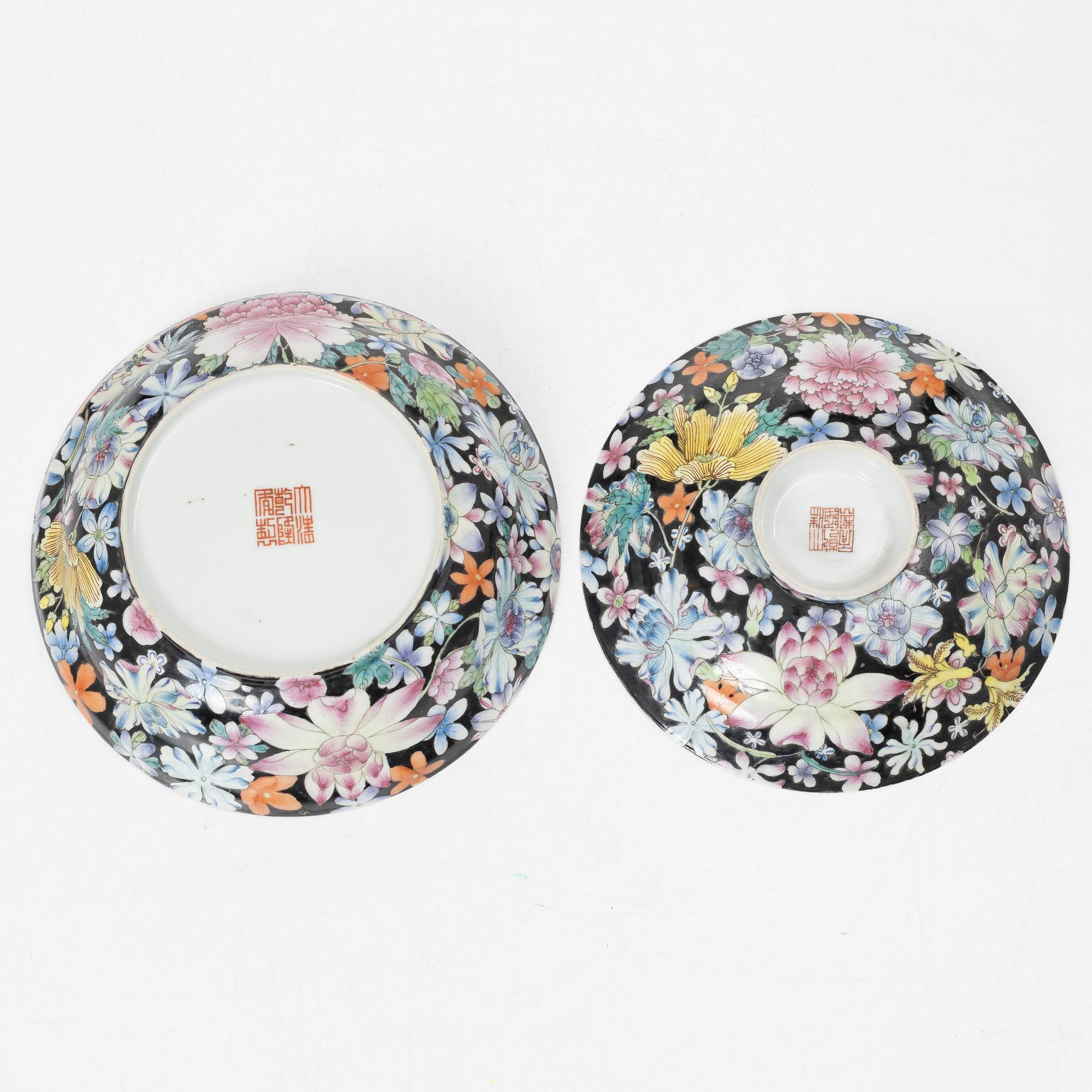 Skål med lock, porslin. Kina, sen Qingdynasti/1900-tal.