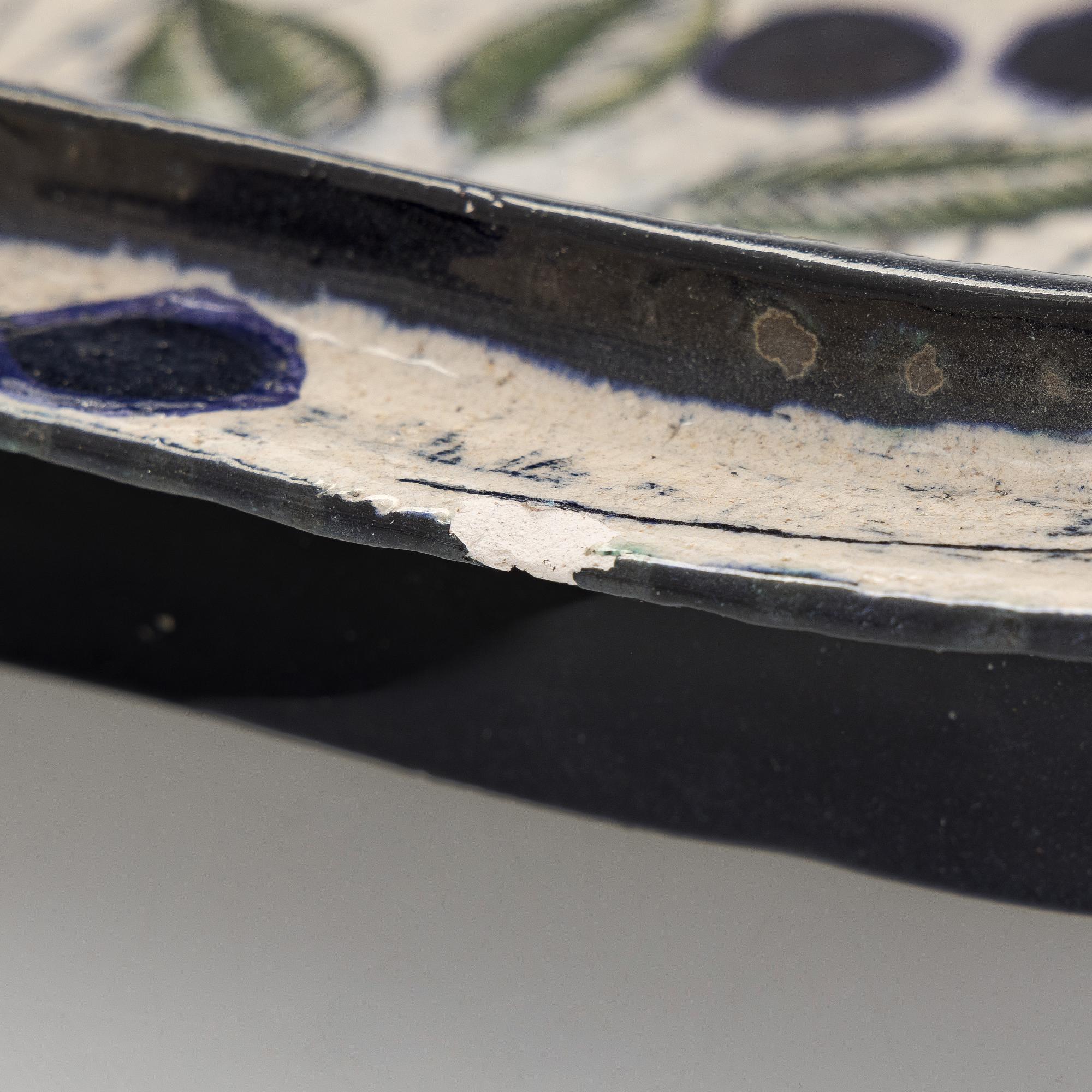Birger Kaipiainen, a ceramic decorative plate, signed Kaipiainen.