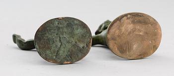 SKULPTURER, 2 st, grönpatinerad brons, 1900-talets första hälft.