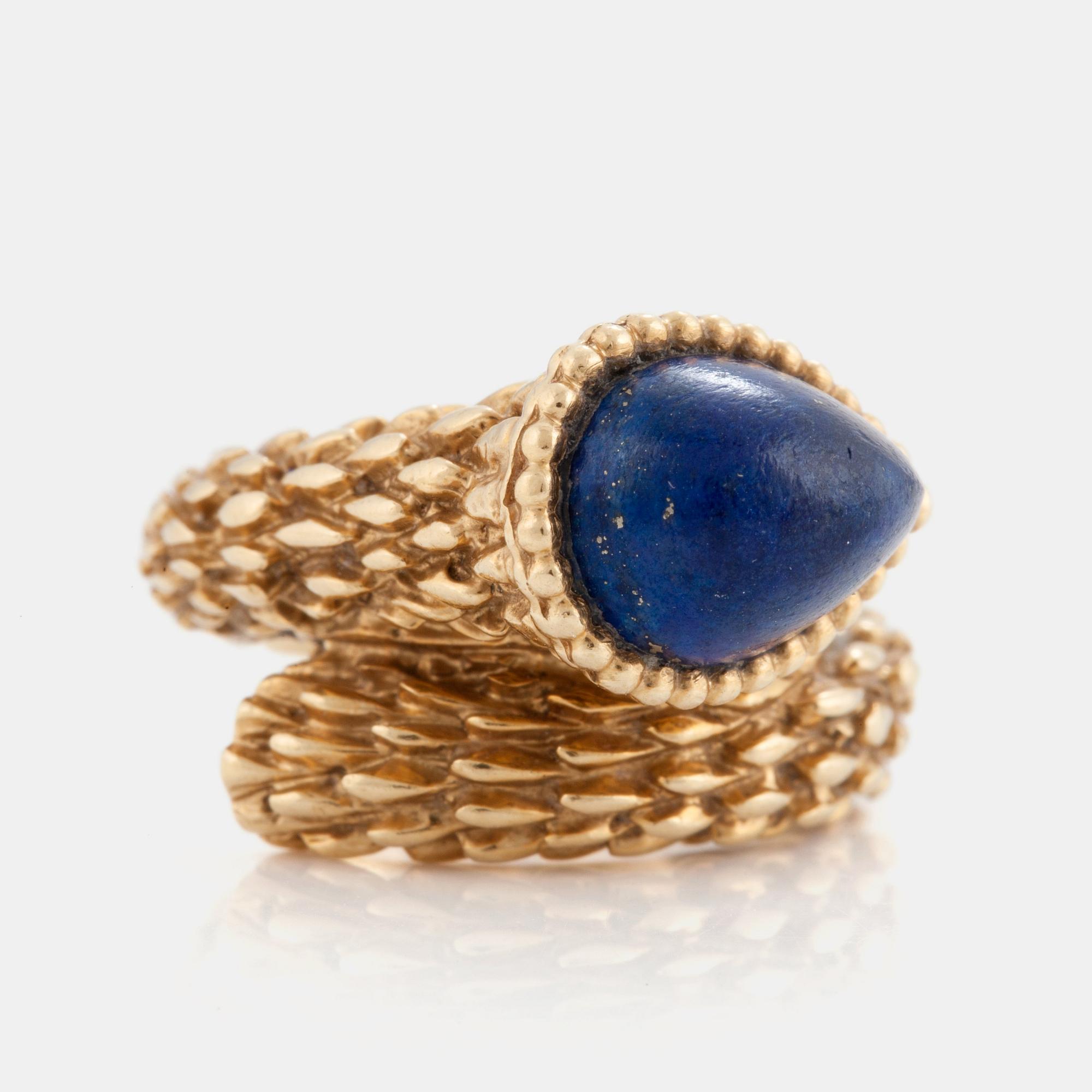 BOUCHERON.