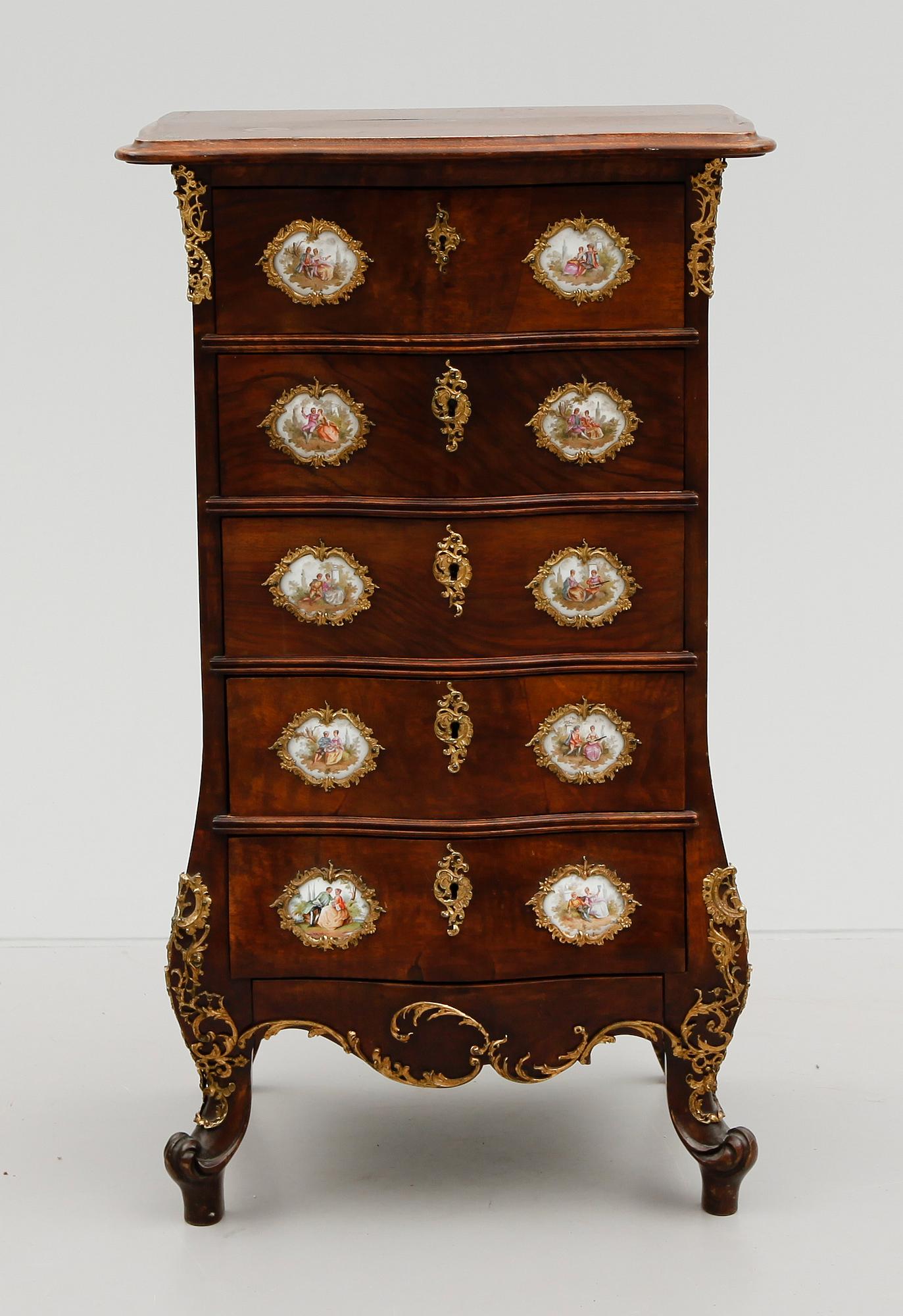 BYRÅ, rokokostil, sekelskiftet 1900.