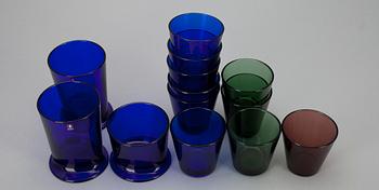 DRICKSGLAS, 36 st, design bl. a. Kaj Franck samt Stefan Lindfors, Notsjö/Iittala, 1900-talets senare hälft.