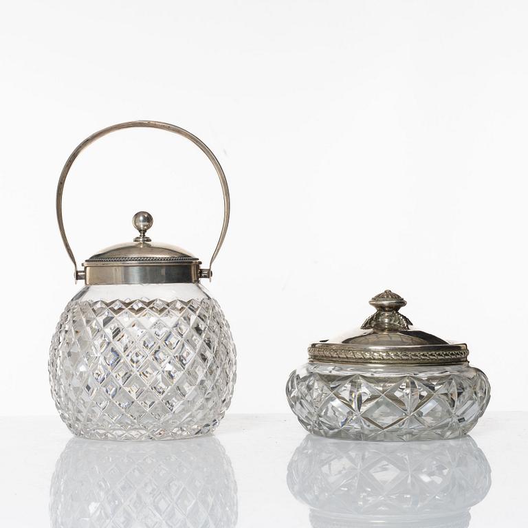 Ishink och skål, silver samt glas, bl.a. CG Hallberg, Stockholm 1920.