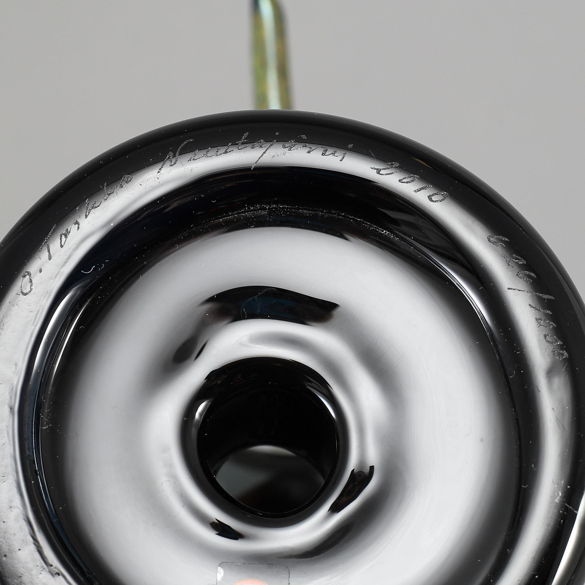 OIVA TOIKKA, LINTU, lasia, "Ladybird", numeroitu 626/1000, signeerattu O. Toikka Nuutajärvi.